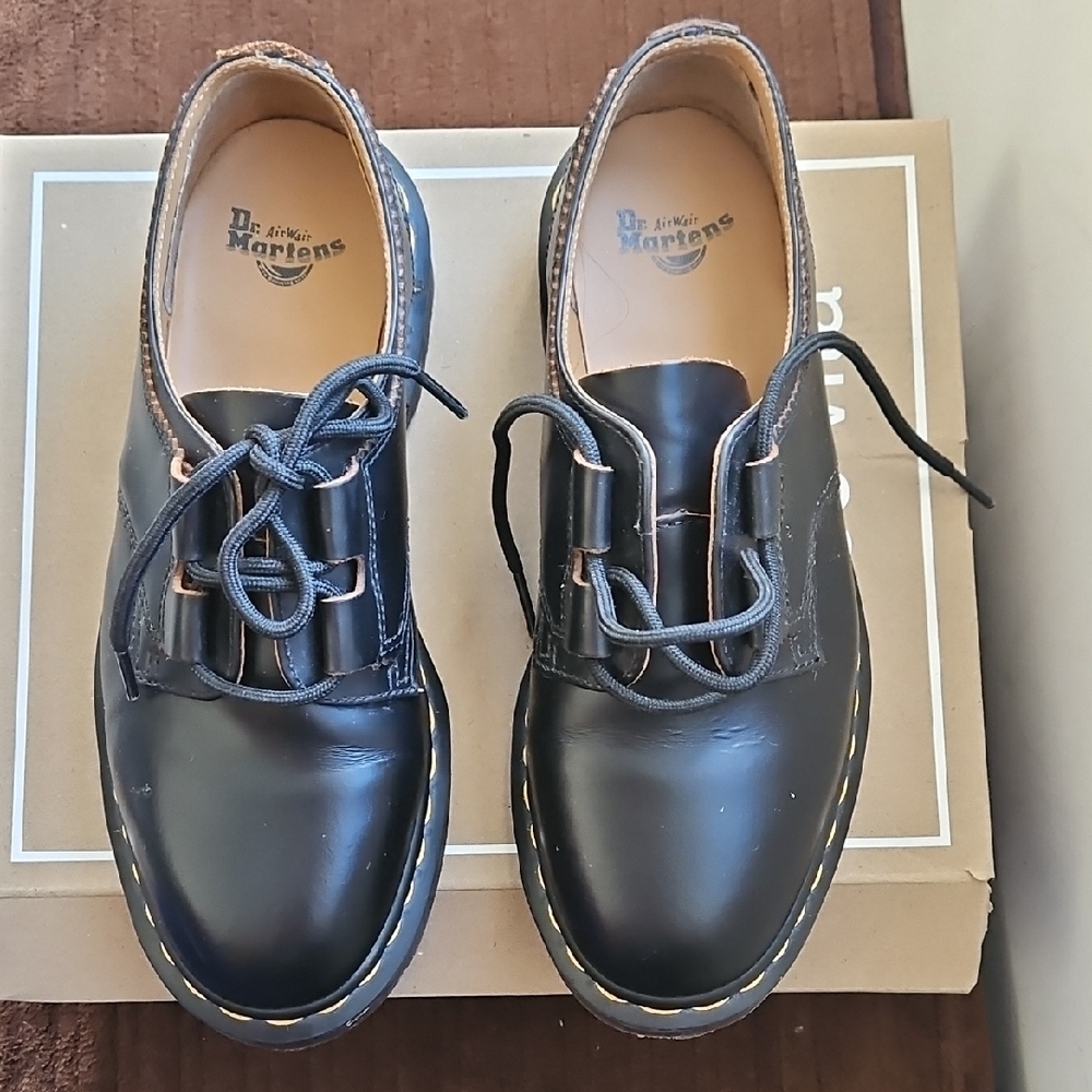 Dr. Martens Oxfords Unique Leather Lace-Up with Yellow Stitching